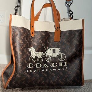 COACH Field Tote Bag 40 with Horse and Carriage Print